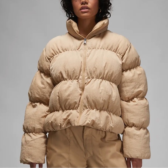 Nike Jordan Women's Oversized Puffer Jacket Size L - Picture 1 of 10